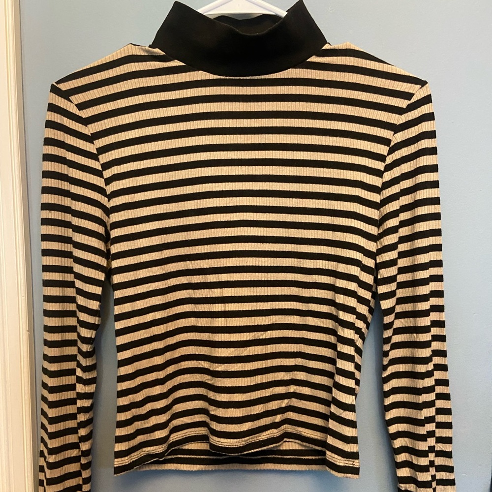 Striped Long-Sleeve Turtleneck Top - Black and Cream